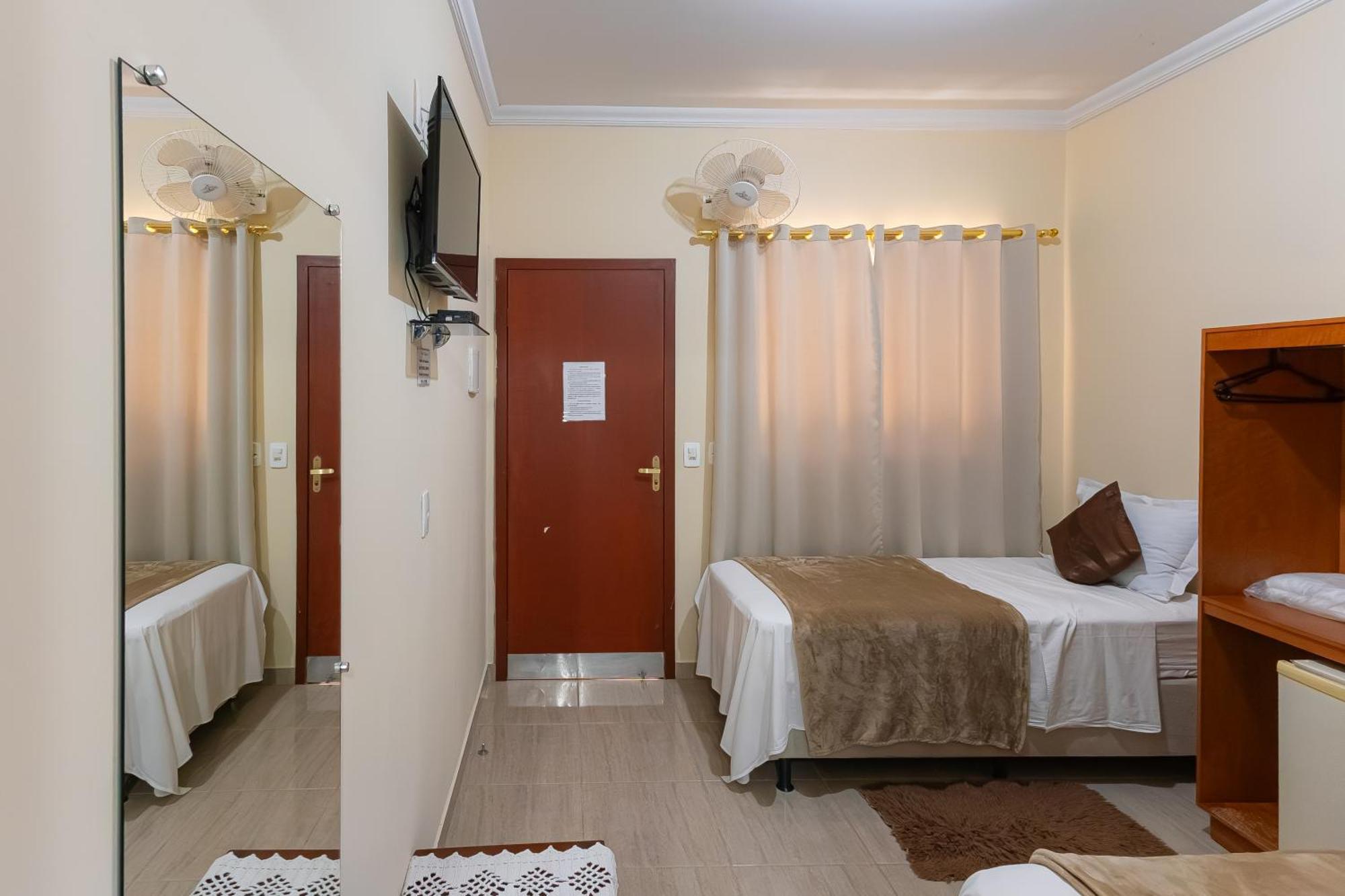Twin Room,1743137773:JPEG
